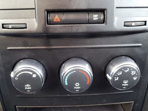 Used 2008 Dodge Grand Caravan SE image 32