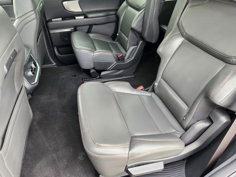 Certified 2025 Ford Expedition Active AWD/4WD image 31
