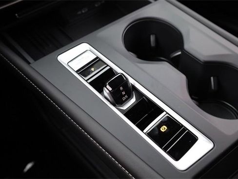 New 2026 Volkswagen Atlas SE image 17