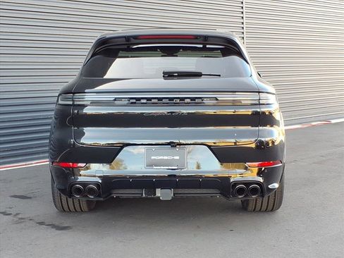 New 2026 Porsche Cayenne GTS image 26