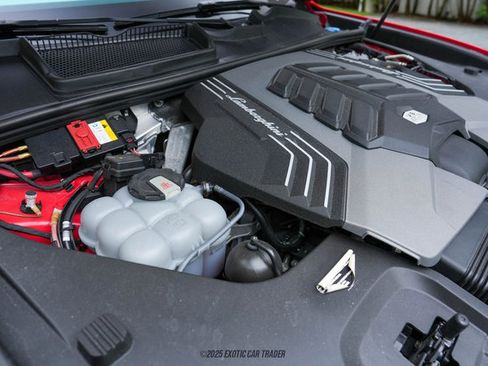 Used 2019 Lamborghini Urus image 17