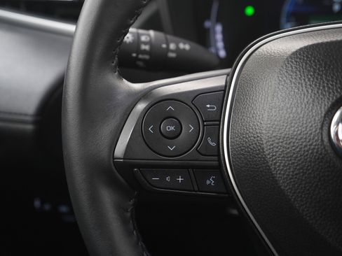 Used 2024 Toyota Corolla Cross XLE w/ Convenience Package image 25