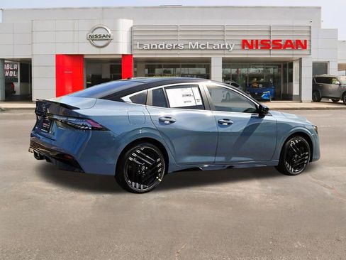 New 2026 Nissan Sentra SR w/ Floor Mat Package FWD image 3