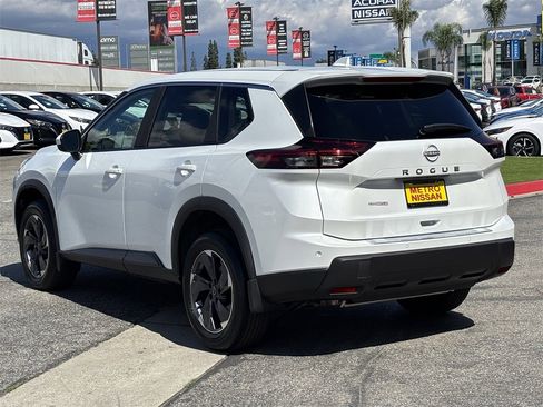 New 2026 Nissan Rogue SV image 4