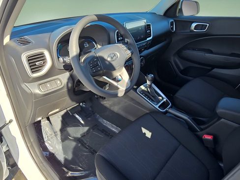 New 2026 Hyundai Venue SE FWD image 25