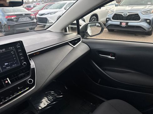 Used 2020 Toyota Corolla LE FWD image 26