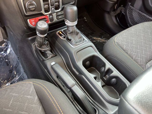 Certified 2026 Jeep Gladiator Mojave AWD/4WD image 31