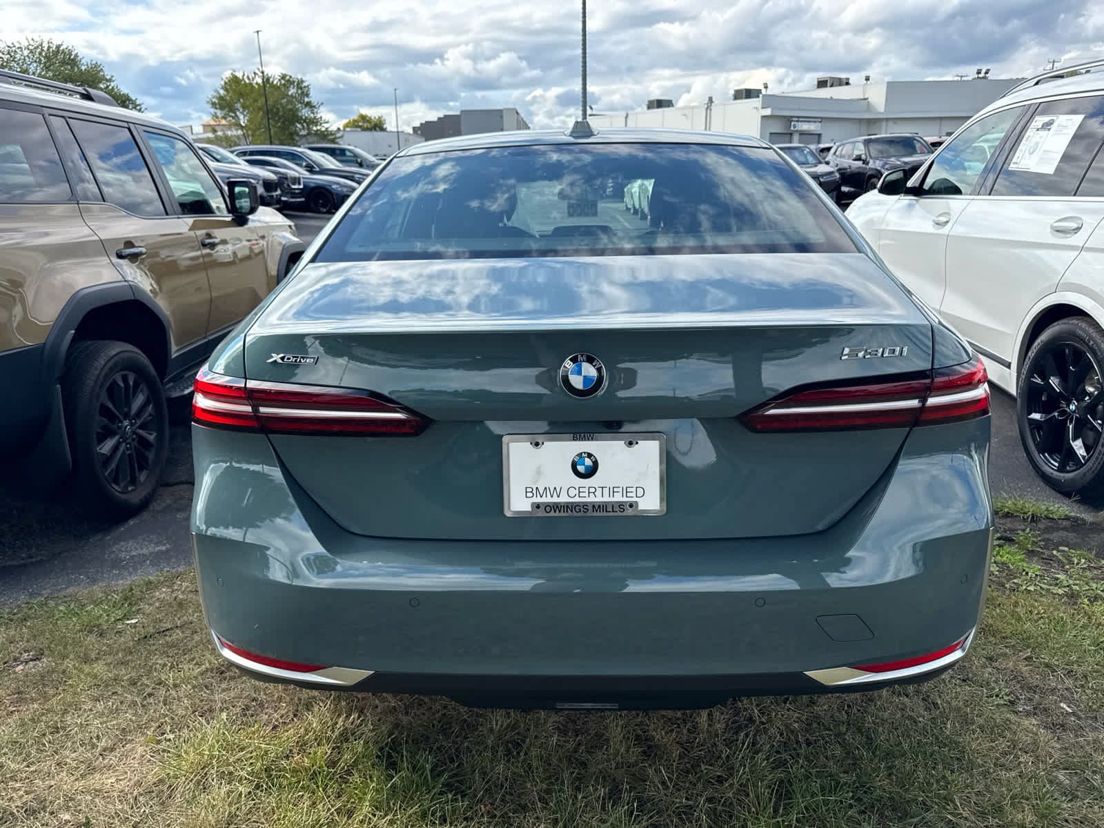 Used 2024 BMW 530i xDrive w/ Convenience Package AWD/4WD image 5