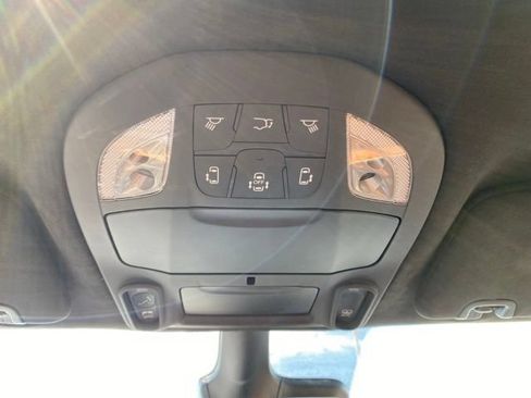 Used 2025 Chrysler Pacifica Pinnacle w/ Trailer Tow Group AWD/4WD image 22