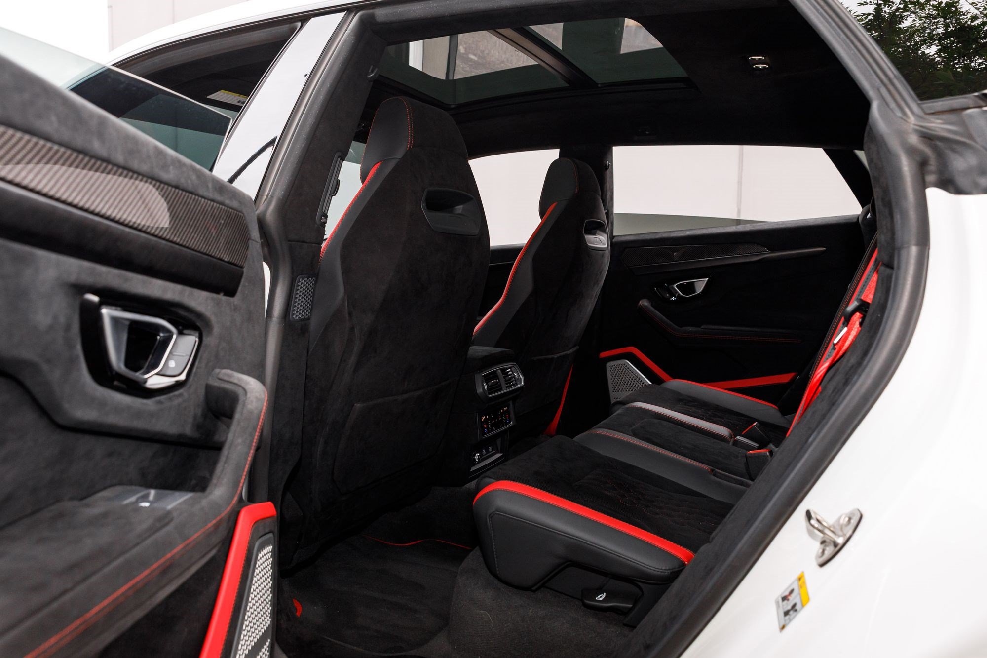 Used 2024 Lamborghini Urus Performante AWD/4WD image 22