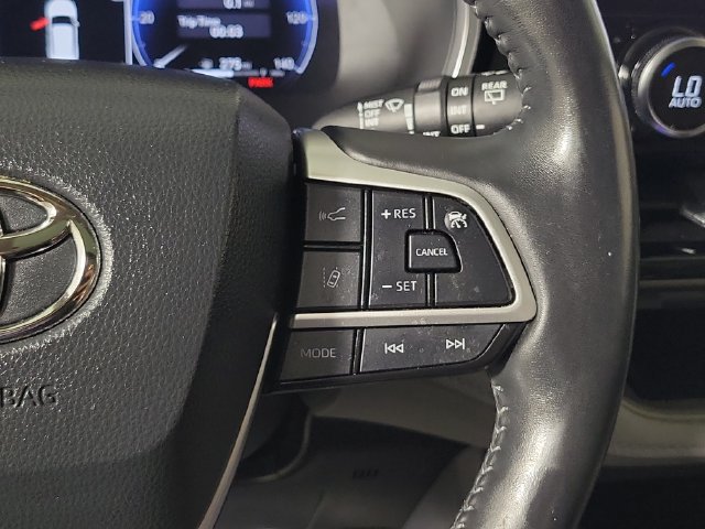 Used 2023 Toyota Highlander Limited FWD image 27