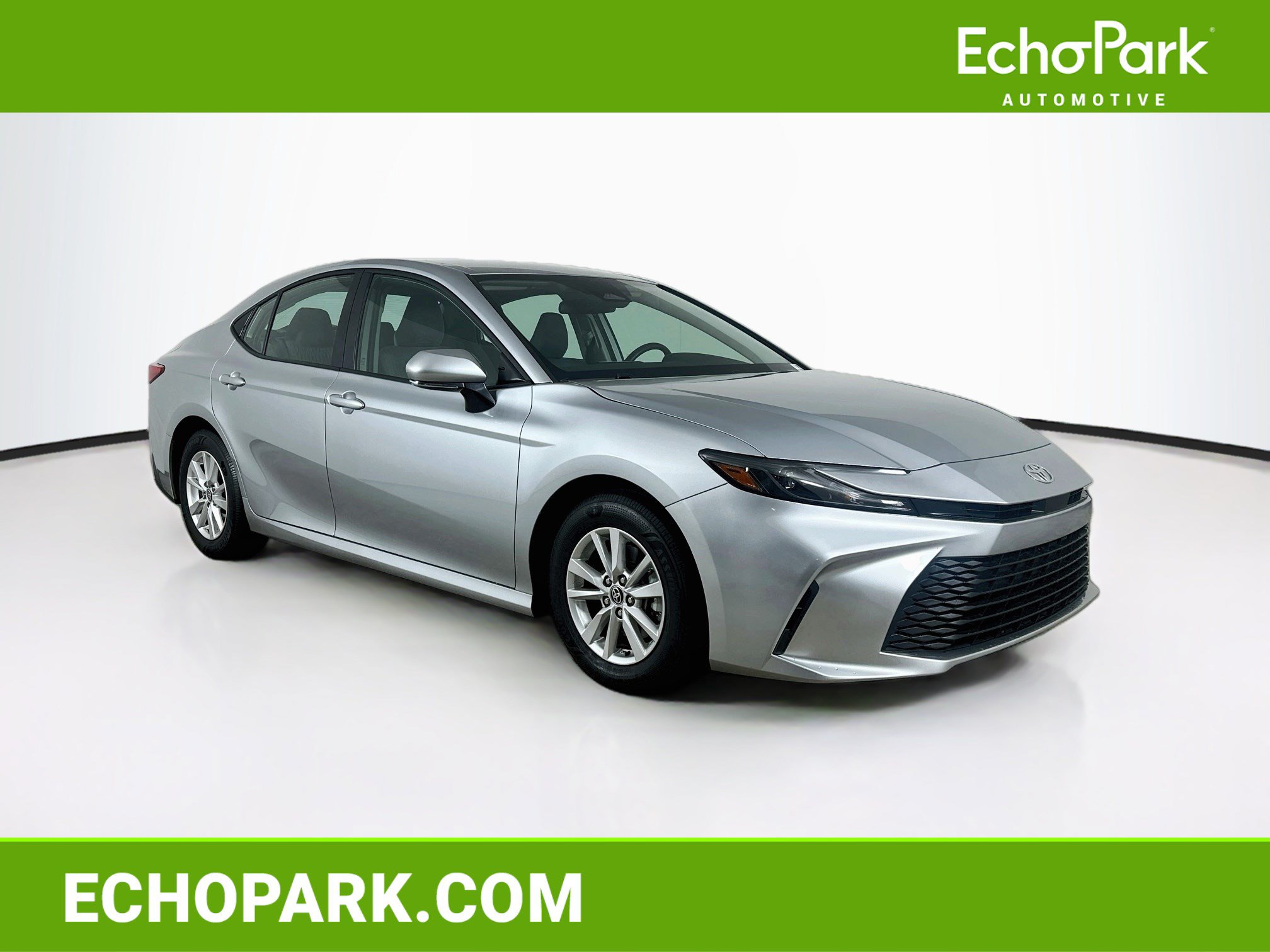 Used 2025 Toyota Camry LE FWD image 1