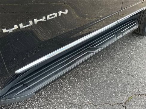 Certified 2023 GMC Yukon SLT w/ SLT Luxury Package image 13