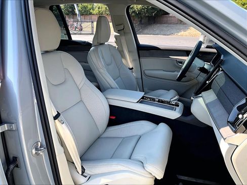 Used 2026 Volvo XC90 T8 Ultra w/ Protection Package Premier AWD/4WD image 10