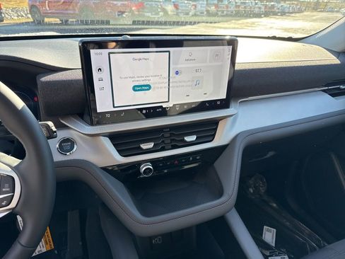 New 2026 Ford Explorer Active image 21