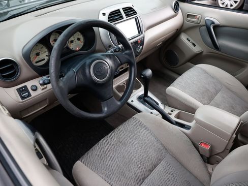 Used 2002 Toyota RAV4 2WD image 4