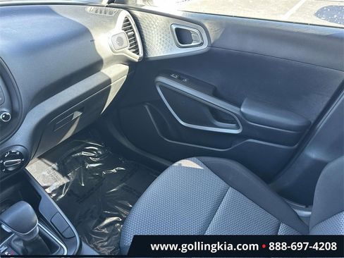 Used 2023 Kia Soul LX w/ LX Technology Package image 30