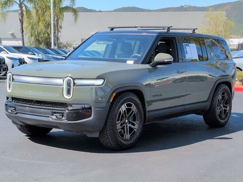 Used 2026 Rivian R1S Premium AWD/4WD image 5