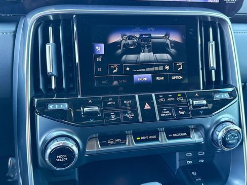 New 2025 Lexus LX 700h Luxury image 33