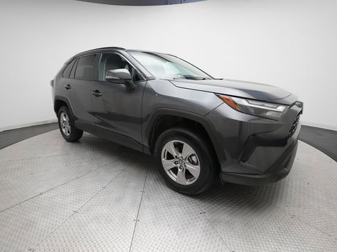Used 2025 Toyota RAV4 XLE AWD/4WD image 35