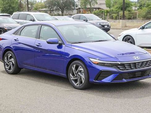 New 2026 Hyundai Elantra Limited FWD image 4