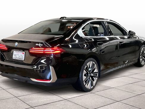 Used 2024 BMW 530i w/ Premium Package image 15