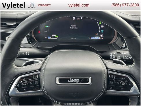 Used 2022 Jeep Grand Cherokee Overland w/ Advanced Protech Group III image 23