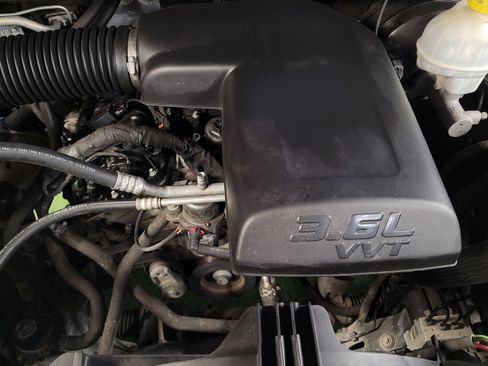 Used 2018 RAM 1500 Express image 30