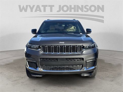 Used 2024 Jeep Grand Cherokee L Limited image 8