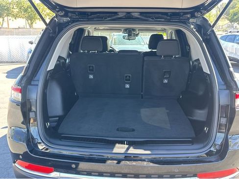 Used 2024 Jeep Grand Cherokee Laredo X w/ Trailer Tow Package image 18