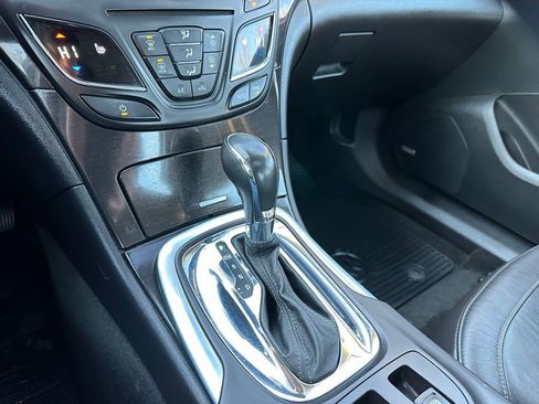 Used 2016 Buick Regal Premium w/ Driver Confidence Package #2 image 16