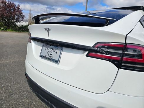Used 2022 Tesla Model X AWD/4WD image 18