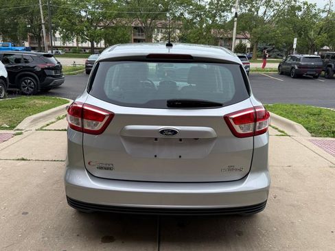 Used 2017 Ford C-MAX Energi SE w/ Equipment Group 402A FWD image 6