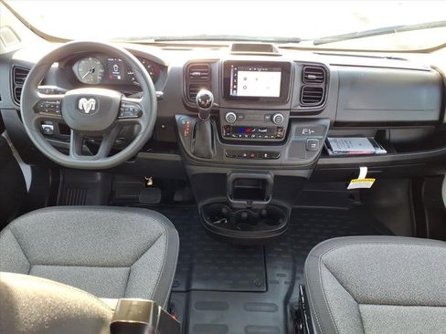 Used 2025 RAM ProMaster 2500 w/ Convenience Group image 13
