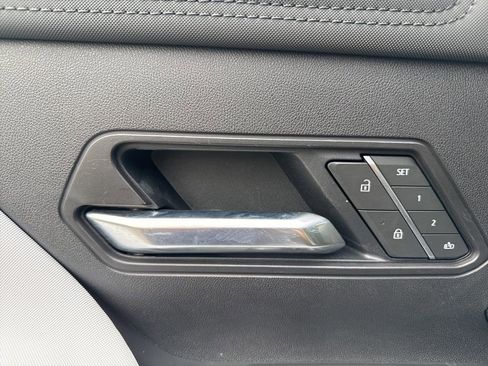 Used 2025 GMC Hummer EV 3X AWD/4WD image 11