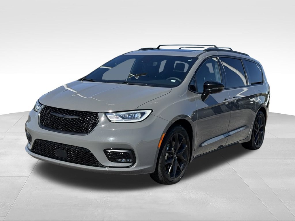 Used 2025 Chrysler Pacifica Limited FWD 360° Tour