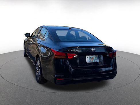 Used 2025 Nissan Altima 2.5 SV image 8