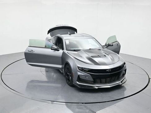 Used 2020 Chevrolet Camaro SS image 47