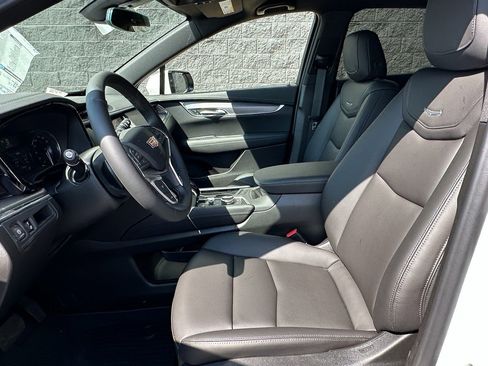 New 2026 Cadillac XT5 Luxury w/ LPO, Floor Liner Package image 15