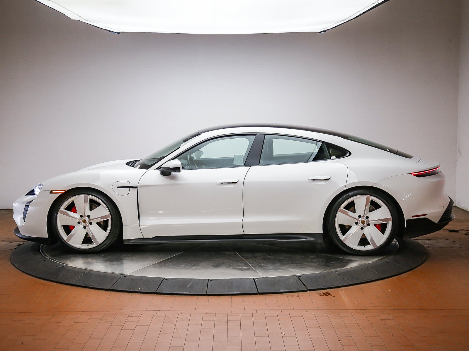 Certified 2021 Porsche Taycan 4S w/ Premium Package AWD/4WD image 2