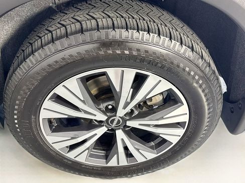 Used 2023 Nissan Rogue SV image 36