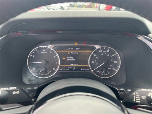 Used 2022 Nissan Pathfinder SV image 18