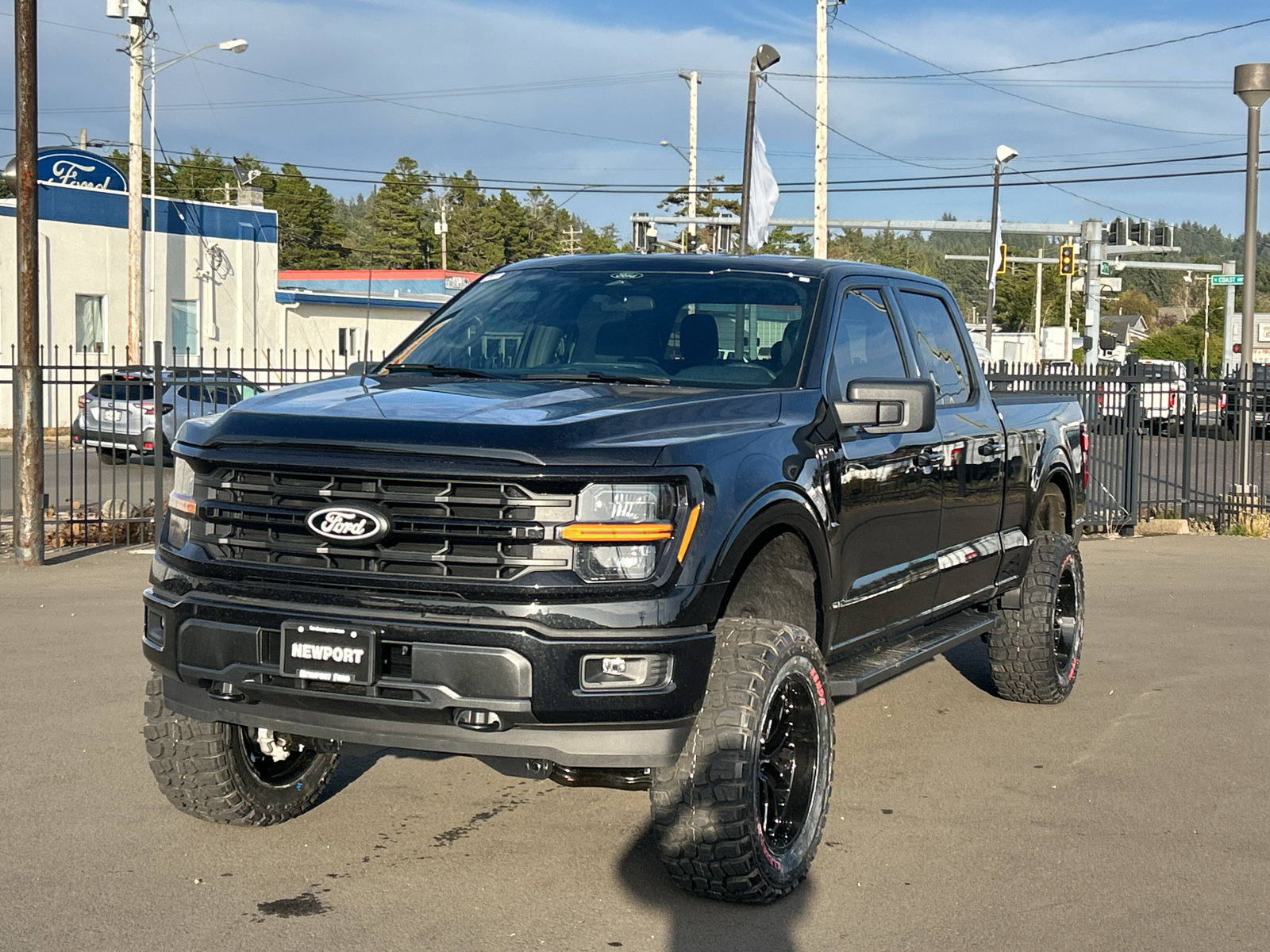 New 2026 Ford F150 XLT w/ XLT Black Appearance Package AWD/4WD image 30