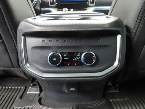 Used 2025 Ford Expedition Tremor AWD/4WD image 14