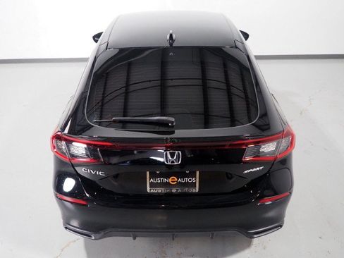 Used 2024 Honda Civic Sport Hatchback image 6
