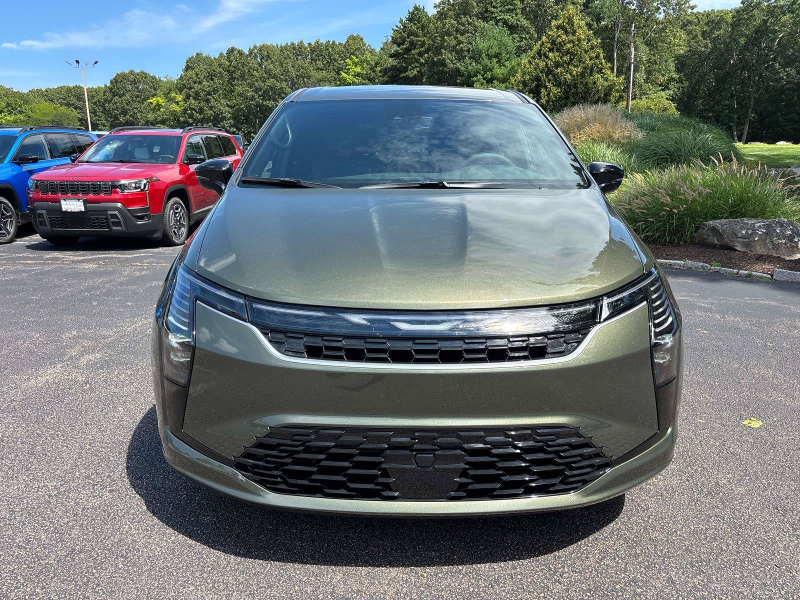 New 2027 Chrysler Pacifica Select FWD image 2