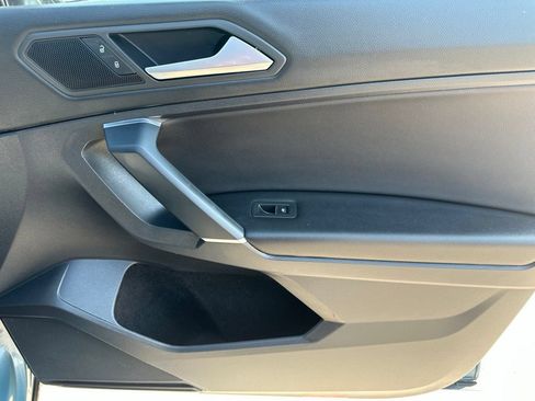 Used 2020 Volkswagen Tiguan SE w/ Panoramic Sunroof Package AWD/4WD image 34