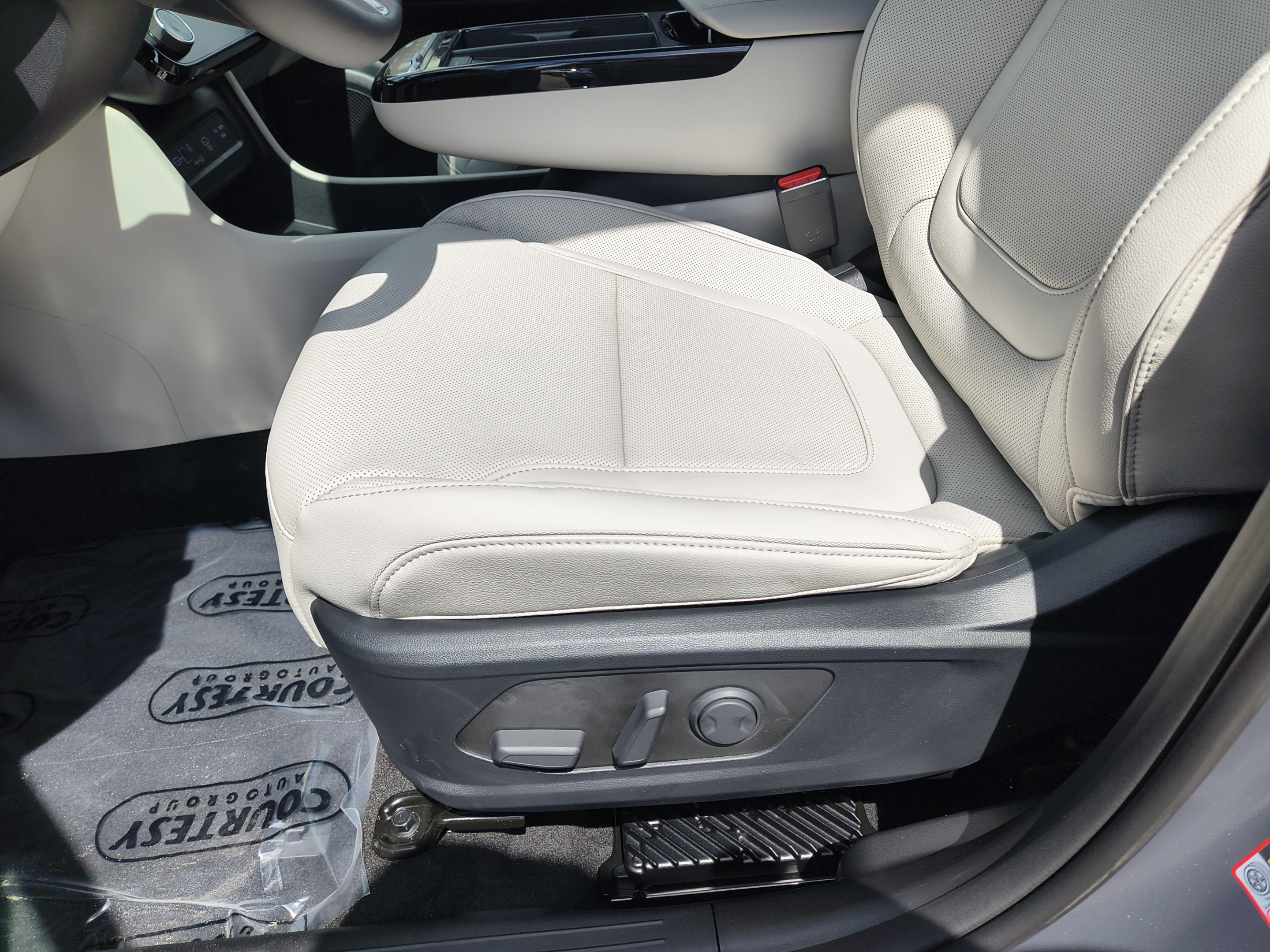 New 2026 Hyundai Tucson Limited FWD image 18
