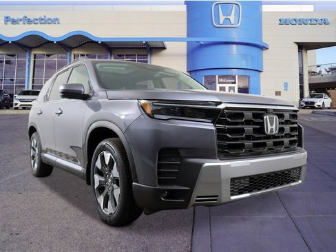 New 2026 Honda Pilot Touring image 7