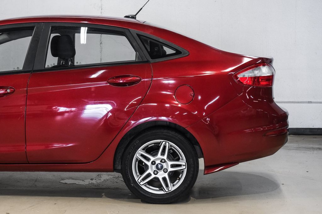 Used 2017 Ford Fiesta SE FWD image 17